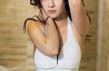 推女郎 – 谁说只能单人？Rita双人图册是你的“免费情侣”选择，快来体验一下双倍的乐趣！