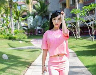 推女郎 – 没关系，黑白很常见，但只要壁纸挂上了就是独一无二的嘉宝贝儿！