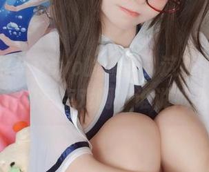 又见摇摇乐yoyo的瑜伽，这张图片怎么看怎么觉得有点戏啊，谁说她不好玩？