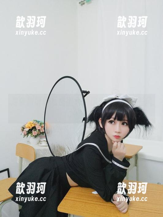 是依酱呀的私房图集：你想不到的秘书风情