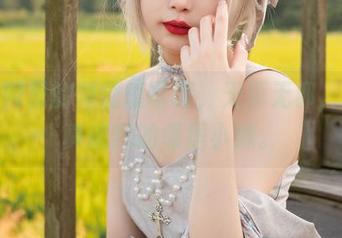 幼稚园里的梨瑾瑾写真，天真无邪，啊，真像我的邻居小妹。