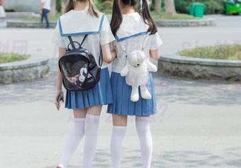 森萝财团 – 从主播到厨娘，Sia的写真原图里藏着哪个调味品的真相，一猜猜到底是什么味道？