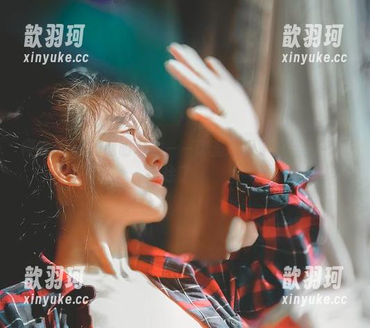 樱晚gigi的透明私拍——哪里透明了？连我都糊涂了。