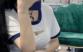 微密圈 – 汤圆可甜了的私房图集，短裤就那么抢眼，真让我心烦意乱。