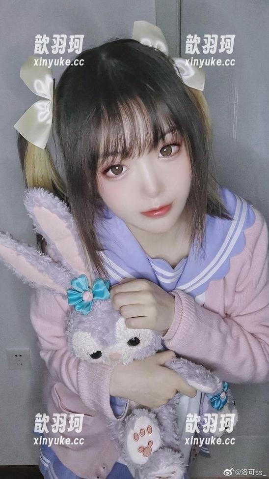 哎呀，看洛可ss的婚纱图库，高清！想问问纸巾在哪…