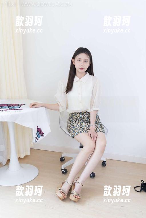 物恋传媒 - Elise自拍合集：这是什么皮肤秘籍？