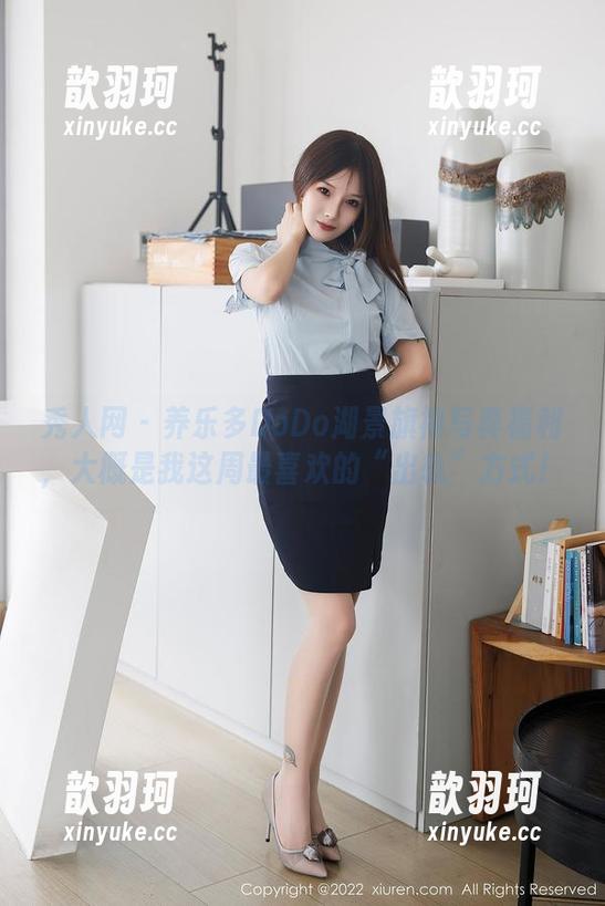 秀人网 - 养乐多DoDo湖景旗袍写真福利，大概是我这周最喜欢的“出轨”方式！