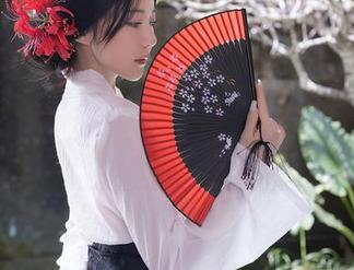 秀人网 – 其实，吴雪瑶的图包比我家的衣柜还要丰富，职业装也能玩出新花样？
