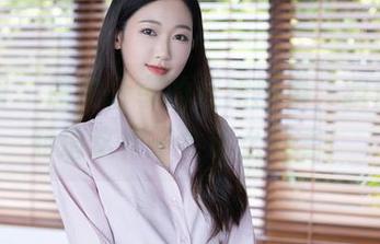 秀人网 – 唐安分享的红裙图集，我竟然不知道这裙子会这么好看！