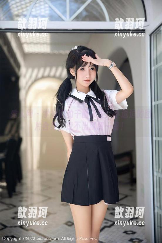 秀人网 - 学姐们的千面人生：小逗逗的图片合集，走不出就留一留！
