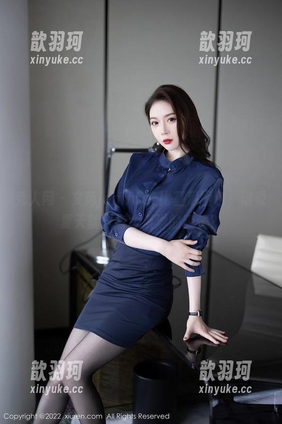 秀人网 - 文芮jeninfer比基尼图包，谁说夏天就只有冰淇淋的爽快？