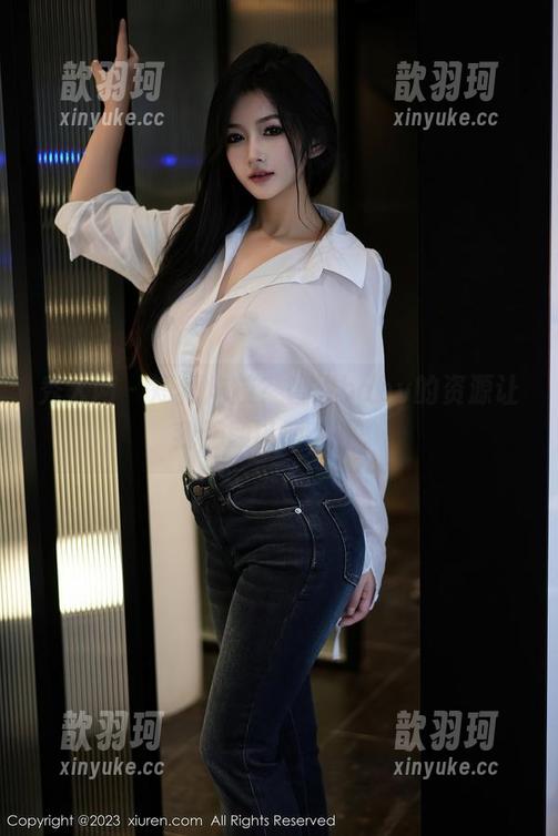 秀人网 - 短裙炫技？智恩baby的资源让我无颜以对，哎。