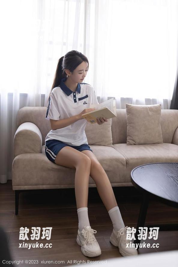 秀人网-杏子Yada 秀人网 - 杏子Yada在线图集,这短裙的摆动难道在向我诉说些什么?我在认真盯着看哦。