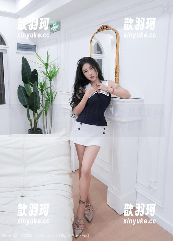 秀人网 - 照片中藏的网袜玄机：林文文yooki带你寻找美的另一种可能！