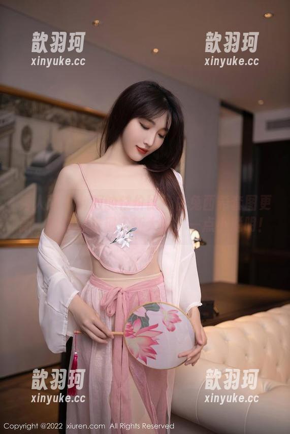 秀人网 - 制服的性价比！白兔西希套图更新，好像又发现了新大陆，一点小聪明！