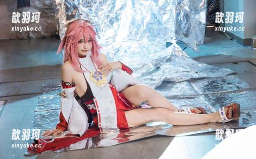 糖果果Candy 在糖果果Candy的浴缸里,看她如何与水花嬉戏——免费下载图集哦!
