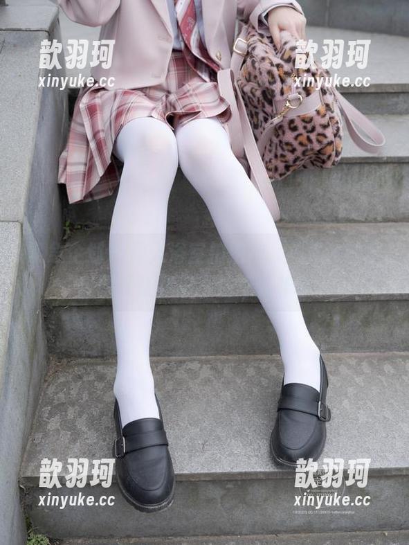 紧急企划 - 深入浴室拍拍拍，见希w的全套图片让我忍不住想入非非。