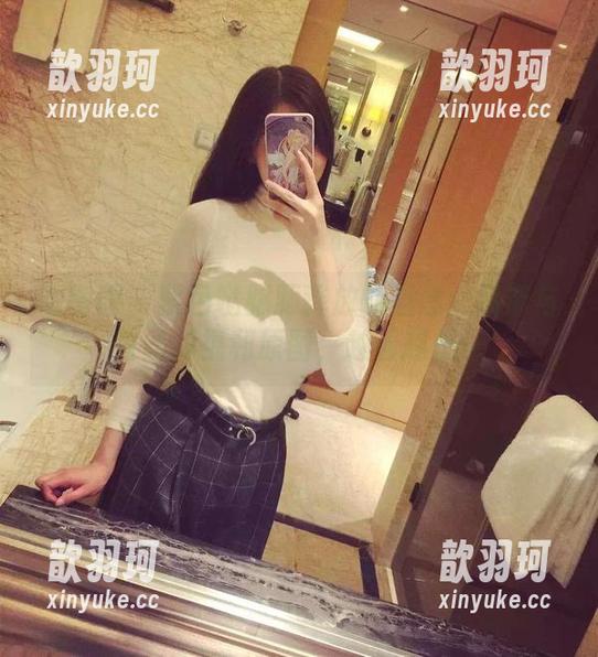 微密圈 - 紫色哒豚豚释放的悬念：吊带与白丝的福利原图，越看越想！
