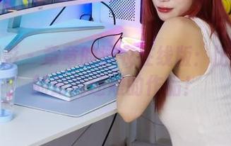 绮梦摄影 – 章章的泳衣在线版：比我上班的时间还短的作品！