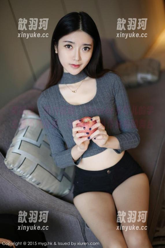 美媛馆 - 图片证明，Flower朱可儿的学生装不只好看，而且可以当作放松的舞台XD