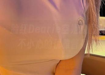 微密圈 – 脸红Dearie空姐的图包，一次不小心的优雅瞥见