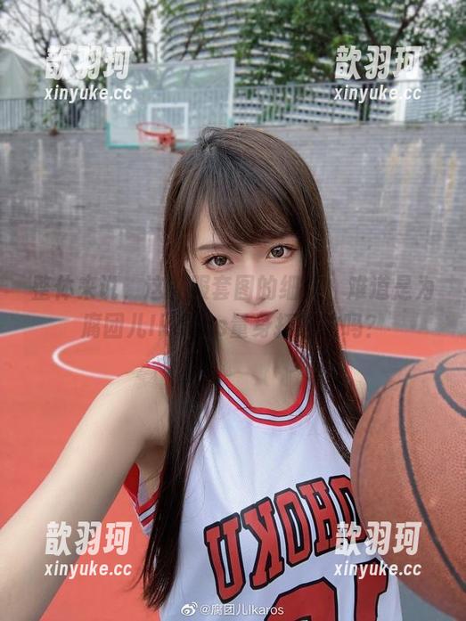 腐团儿Ikaros 整体来说,这礼服套图的细节,难道是为腐团儿Ikaros量身打造的吗?