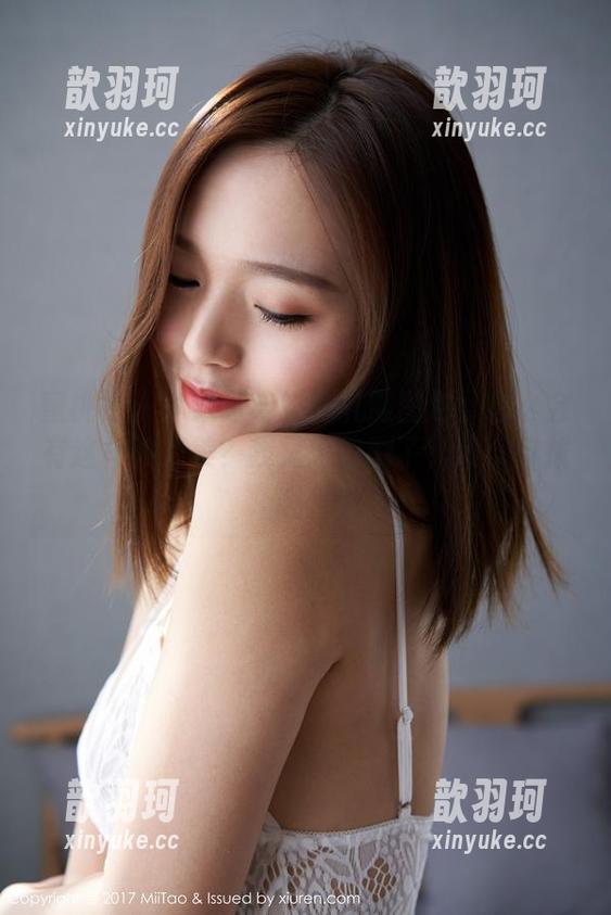 蜜桃社 - 李颖诗与她的礼服图包：怎么会有这样的绝美？我又想追剧了，难以自拔啊！