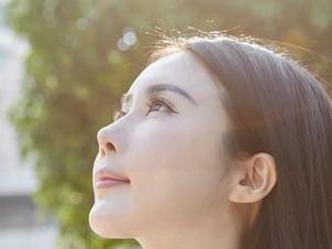 蜜桃社 – 露西Lucy的私房写真里，那美腿明显是自带滤镜，结果我连提升学摄影的决心都升华了。