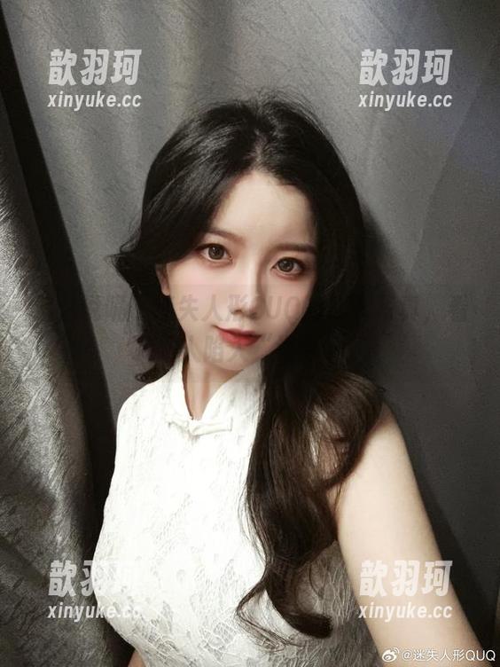 怎么说呢，迷失人形QUQ的秘书写真，看了让人陷入“误会”。