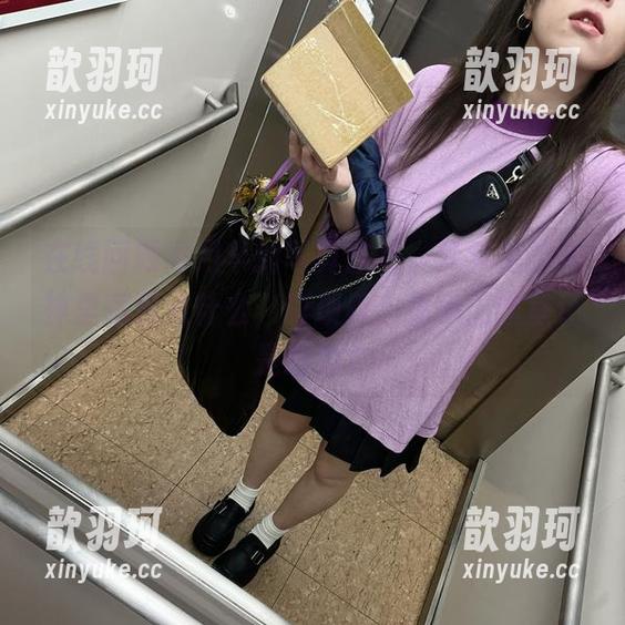 在线回顾闪月半的写真作品，梦梦兔的眼神里藏着点什么，真琐碎，兔子工作室还是给力？