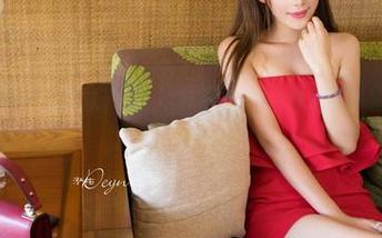 青豆客 – 你没见过的圣诞，汪佩妮Penny最新写真集送你暖意！
