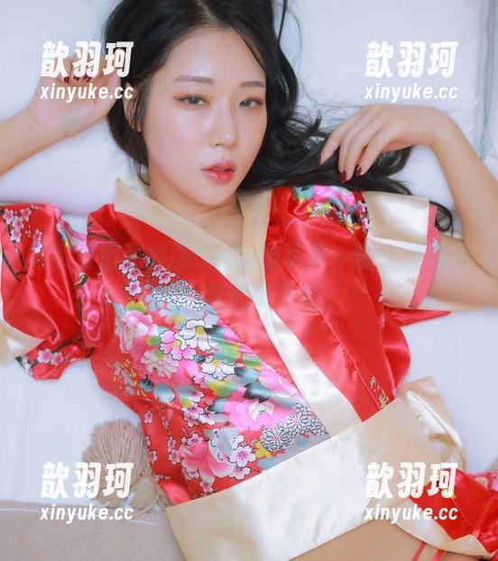 其实度假和韩国CoCo的写真，哪个更吸引我？我选择下载。