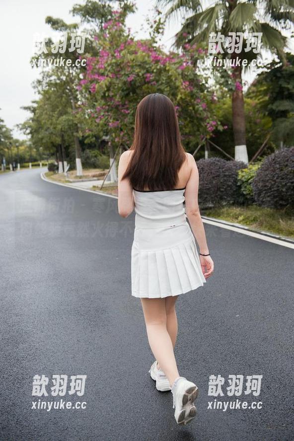 魔镜街拍-婷婷 魔镜街拍 - 寒风肆虐,图集中婷婷的全套肉丝装竟然火得不行,大家快来看这里!