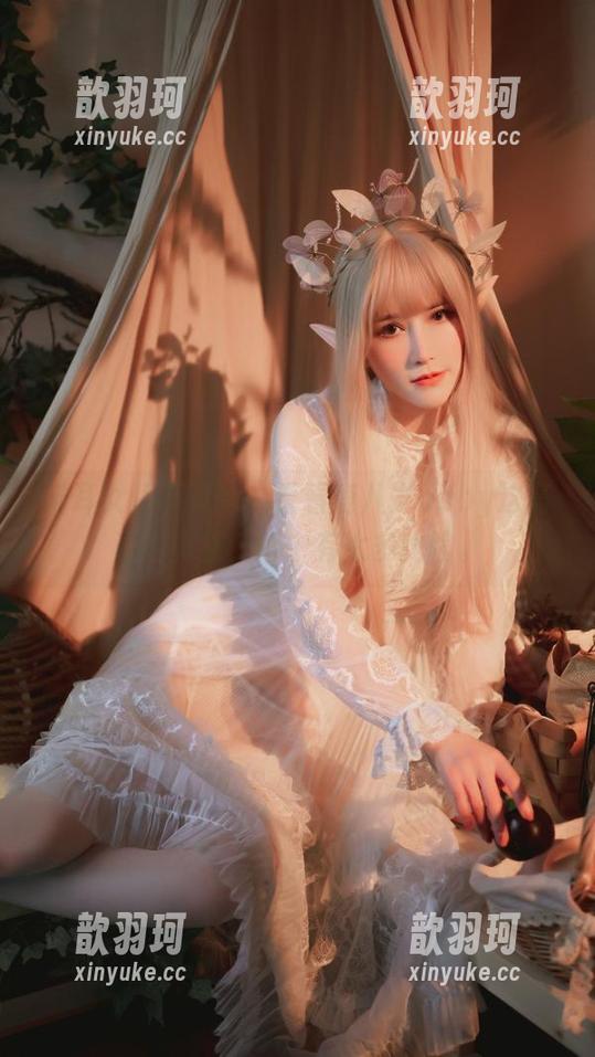 猫耳女仆不算啥，看看鹿八岁baby这高清写真集，心中有太多比喻。