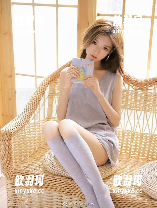 微密圈 - 如此“随意”的全套写真，黎允熙baby的女友风衬衣真造型多变